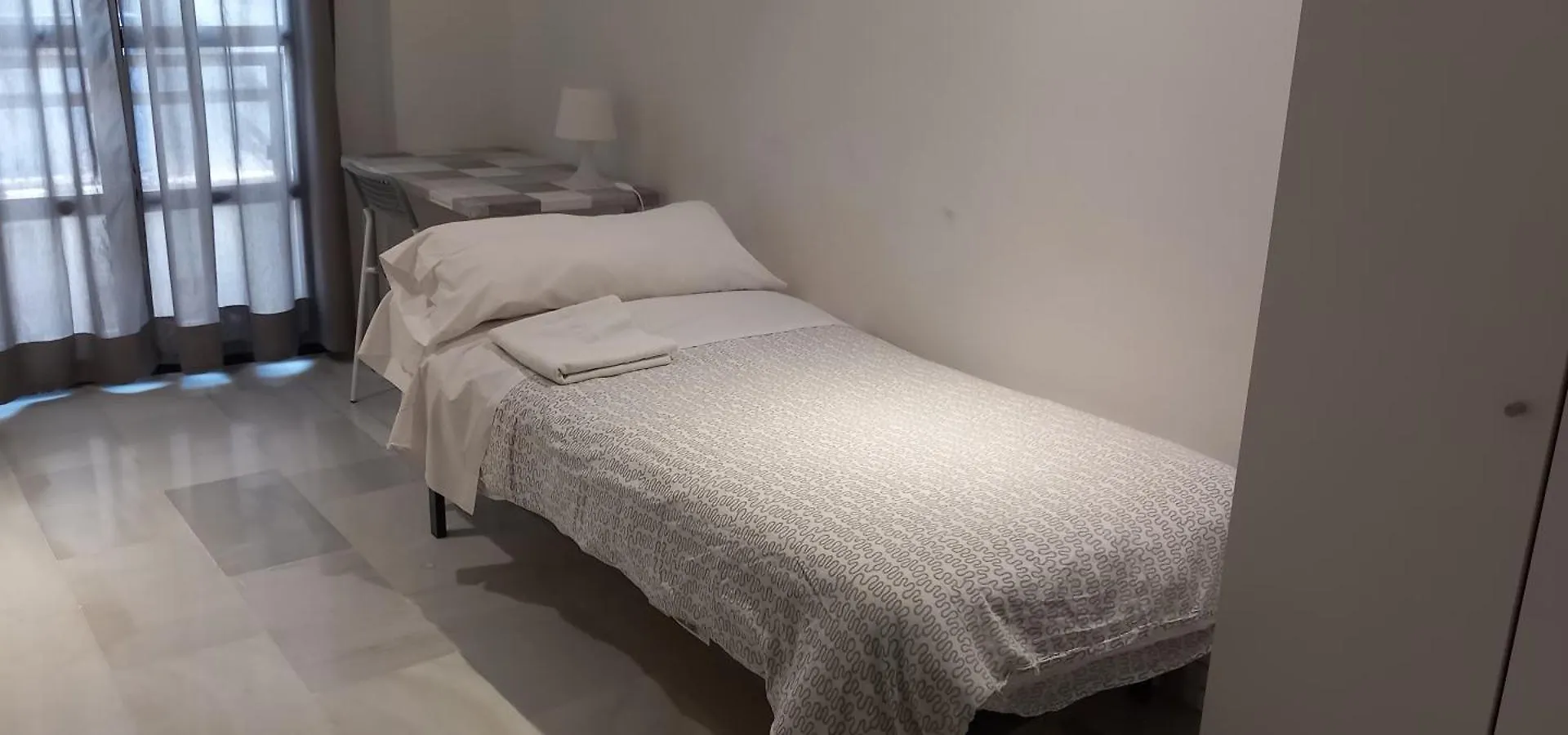 Hostel Central Sevilla 2*, סביליה ספרד
